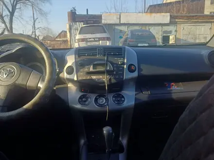 Toyota RAV4 2006 года за 6 100 000 тг. в Усть-Каменогорск – фото 2