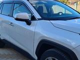 Toyota RAV4 2020 года за 17 000 000 тг. в Атырау – фото 3