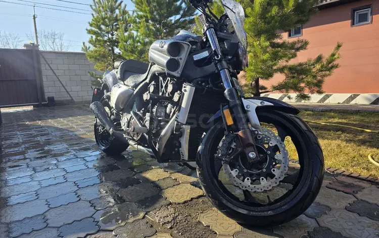 Yamaha  VMAX 1700 2013 года за 7 500 000 тг. в Астана