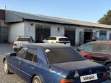 Mercedes-Benz E 200 1990 года за 600 000 тг. в Тараз – фото 2