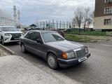 Mercedes-Benz E 200 1992 года за 1 600 000 тг. в Шымкент