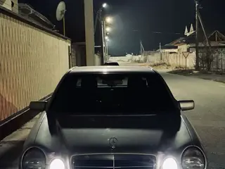 Mercedes-Benz E 280