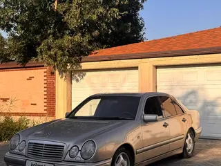 Mercedes-Benz E 280