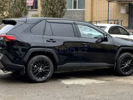 Toyota RAV4 2021 года за 16 500 000 тг. в Актобе – фото 4