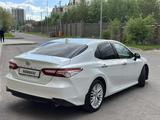 Toyota Camry 2019 года за 14 900 000 тг. в Астана – фото 3