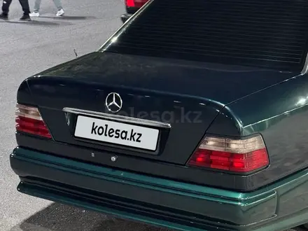 Mercedes-Benz E 320 1994 года за 2 900 000 тг. в Жезказган – фото 5