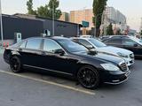 Mercedes-Benz S 500 2010 года за 10 000 000 тг. в Алматы