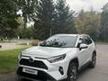 Toyota RAV4 2021 года за 14 000 000 тг. в Павлодар