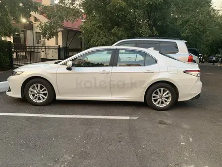 Toyota Camry 2018 года за 12 000 000 тг. в Алматы – фото 2