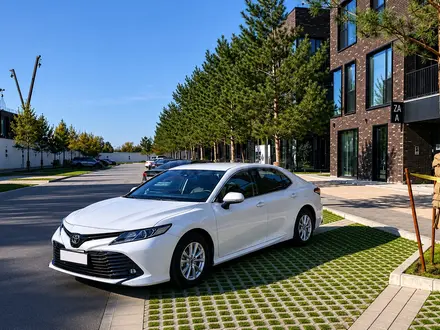 Toyota Camry 2018 года за 12 000 000 тг. в Алматы