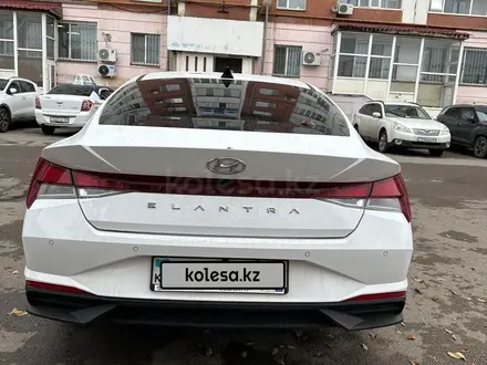 Hyundai Elantra 2023 года за 10 500 000 тг. в Астана – фото 4