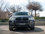BMW X5 2018 года за 22 500 000 тг. в Алматы – фото 2