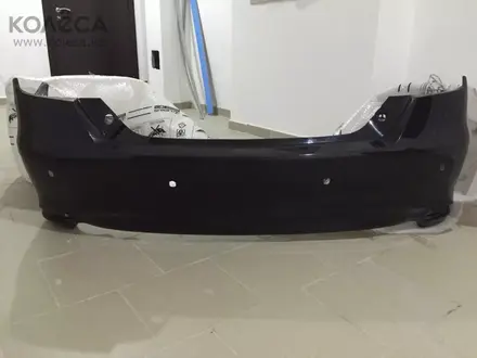Toyota Camry 55 задний бампер оригенал за 77 777 тг. в Караганда