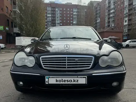 Mercedes-Benz C 240 2003 года за 3 300 000 тг. в Астана – фото 2