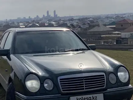 Mercedes-Benz E 280 1998 года за 3 500 000 тг. в Шымкент