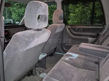 Honda CR-V 1999 года за 2 600 000 тг. в Алматы – фото 13