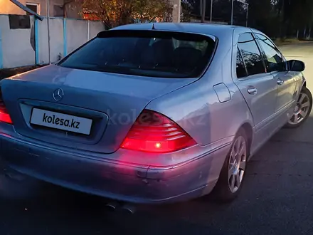 Mercedes-Benz S 320 1999 года за 3 400 000 тг. в Талдыкорган – фото 4