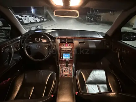 Mercedes-Benz E 280 2000 года за 5 300 000 тг. в Туркестан – фото 26