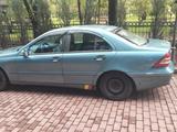 Mercedes-Benz C 200 2002 года за 2 300 000 тг. в Алматы