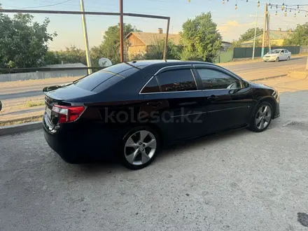 Toyota Camry 2014 года за 9 900 000 тг. в Шымкент – фото 17