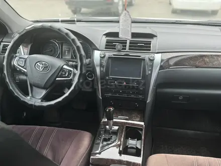 Toyota Camry 2015 года за 13 000 000 тг. в Семей – фото 9