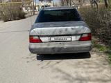 Mercedes-Benz E 220 1993 года за 2 100 000 тг. в Туркестан – фото 3