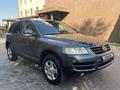 Volkswagen Touareg 2005 года за 6 000 000 тг. в Алматы – фото 2