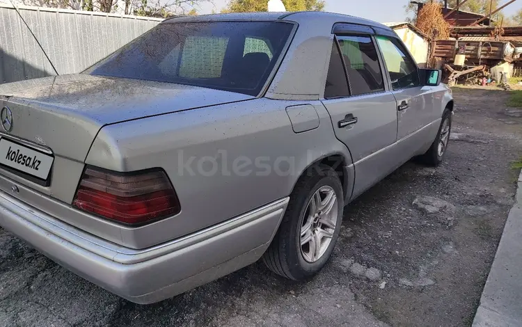 Mercedes-Benz E 220 1993 годаүшін2 200 000 тг. в Алматы