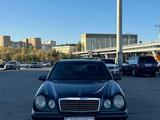 Mercedes-Benz E 230 1997 годаүшін2 600 000 тг. в Астана