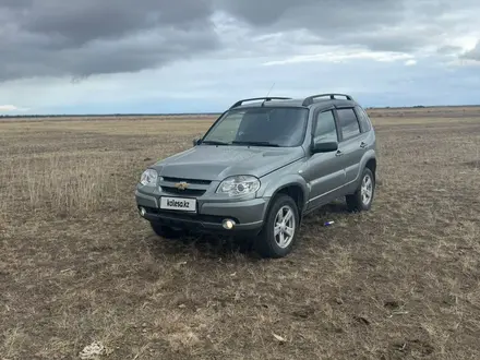 Chevrolet Niva 2015 года за 4 100 000 тг. в Семей – фото 2