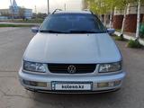 Volkswagen Passat 1994 года за 1 850 000 тг. в Астана – фото 4