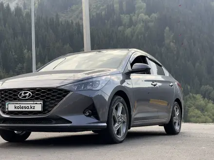 Hyundai Solaris 2021 года за 8 300 000 тг. в Алматы – фото 17