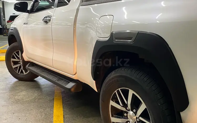 Пороги наружние (подножки) для Toyota HILUX 2015-2023үшін120 000 тг. в Алматы