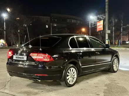 Skoda Superb 2014 года за 7 500 000 тг. в Алматы – фото 3