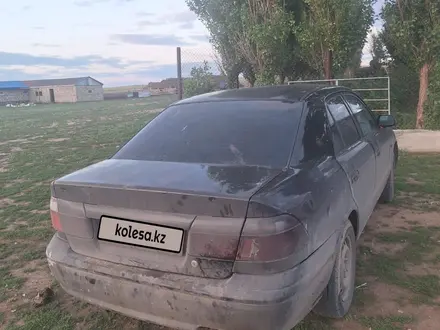 Mazda 626 1998 года за 1 500 000 тг. в Актобе – фото 2