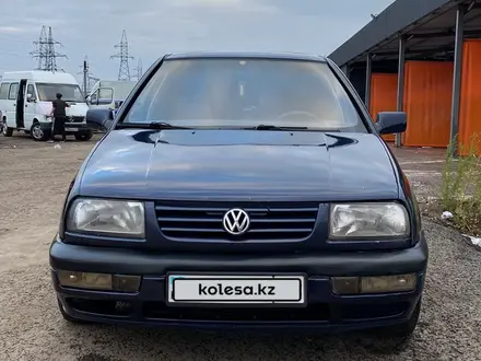 Volkswagen Vento 1993 года за 1 750 000 тг. в Астана – фото 4