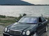 Mercedes-Benz E 320 1998 годаfor5 000 000 тг. в Астана