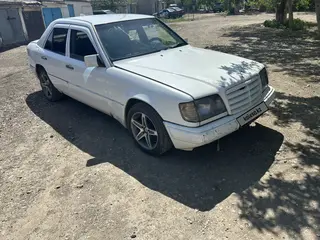 Mercedes-Benz E-Class, 1988