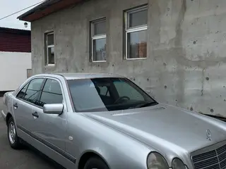 Mercedes-Benz E 280