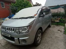 Mitsubishi Delica, 2009