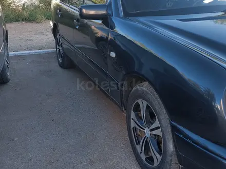 Mercedes-Benz E 230 1996 года за 1 300 000 тг. в Алматы – фото 3