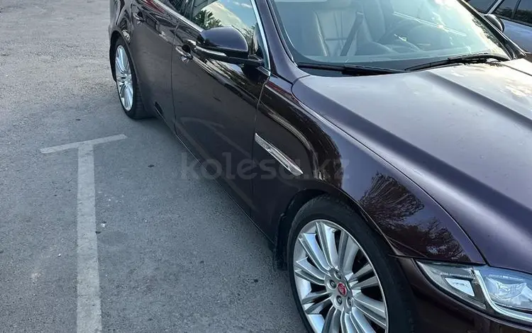 Jaguar XJ 2017 года за 14 000 000 тг. в Алматы