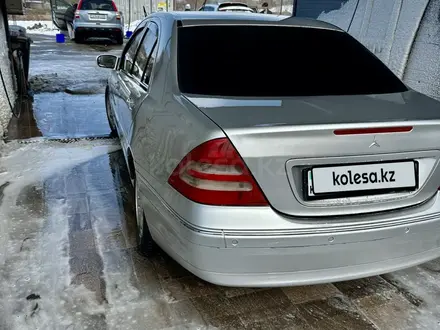 Mercedes-Benz C 180 2001 года за 2 800 000 тг. в Алматы – фото 5