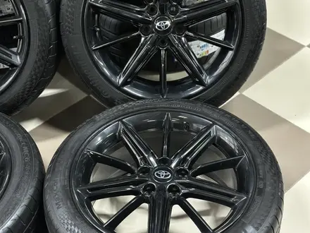 Камри летний комплект оригинал 235 45 R18 Continental за 320 000 тг. в Атырау – фото 4