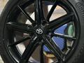 Камри летний комплект оригинал 235 45 R18 Continental за 320 000 тг. в Атырау – фото 2