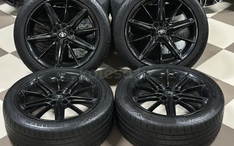 Камри летний комплект оригинал 235 45 R18 Continental за 320 000 тг. в Атырау