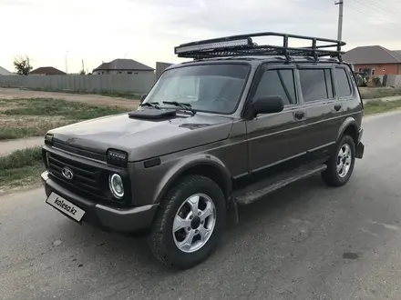 ВАЗ (Lada) Lada 2131 (5-ти дверный) 2016 года за 3 000 000 тг. в Атырау – фото 4