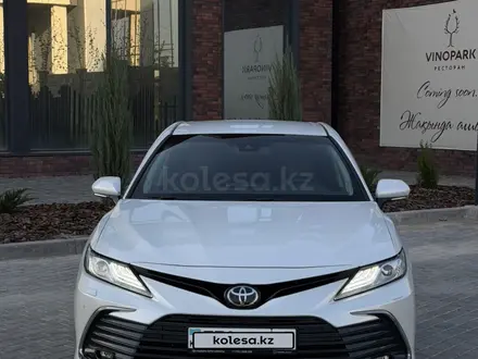 Toyota Camry 2021 года за 16 700 000 тг. в Шымкент