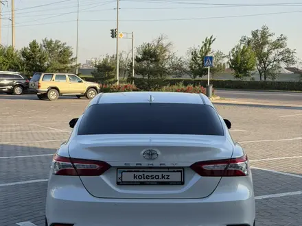Toyota Camry 2021 года за 16 700 000 тг. в Шымкент – фото 4