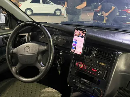 Toyota Carina E 1997 года за 1 250 000 тг. в Алматы – фото 4